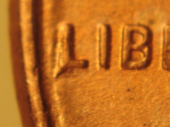 1995-Lincoln-Memorial-Cent-Trail-By-Bottom-Of--L-&-Doubling-On-E-?